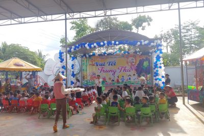 trường MG Hoa Hướng Dương tổ chức trung thu cho các cháu