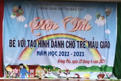 trường mẫu giáo hoa hướng dương tham gia hội thi ” bé với tạo hình dành cho trẻ mẫu giáo” cấp huyện với sự tham gia của 6 cháu và đã đạt được 2 giải A, 2 giải B Và 1 giải khuyến khích và đã được giải nhì toàn đoàn. đó chính là nhờ sự nổ lực của ban giám hiệu nhà trường,giáo viên trong trường,các cháu học sinh và sự quan tâm của các bậc phụ huynh. Một lần nữa xin chúc mừng nhà trường