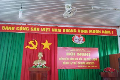 HỘI NGHỊ KIỂM ĐIỂM, ĐÁNH GIÁ VÀ XẾP LOẠI CHẤT LƯỢNG TẬP THỂ, CÁ NHÂN NĂM 2025 – CHI BỘ CƠ SỞ TRƯỜNG MẪU GIÁO HOA HƯỚNG DƯƠNG  Chi bộ cơ sở Trường Mẫu Giáo Hoa Hướng Dương tổ chức Hội nghị kiểm điểm, đánh giá và xếp loại chất lượng tập thể, cá nhân năm 2025 theo đúng chỉ đạo và hướng dẫn của cấp trên. Hội nghị được tiến hành trong không khí nghiêm túc, dân chủ, khách quan và trách nhiệm cao.  Tập thể chi bộ và từng đảng viên đã thực hiện tự đánh giá toàn diện kết quả công tác, nêu rõ ưu điểm, thẳng thắn chỉ ra hạn chế; đồng thời tiếp thu các ý kiến góp ý mang tính xây dựng để đề ra phương hướng khắc phục trong thời gian tới.  Hội nghị góp phần nâng cao chất lượng sinh hoạt chi bộ, củng cố năng lực lãnh đạo, sức chiến đấu của tổ chức Đảng, phát huy tinh thần nêu gương, đoàn kết và kỷ cương trong toàn thể đảng viên.